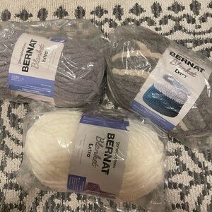 Blanket Extra Plush Yarn Bundle– White and Gray